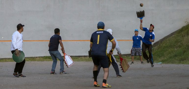 Pelota Nacional et Ecua Voley - Blog ITK Voyage Équateur