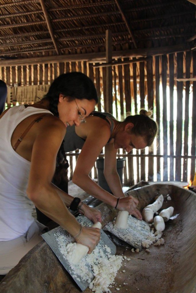 Cuisine locale, communauté indienne, Yuca, tradition, plat local et typique