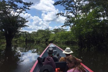 Cuyabeno, rio, canoë, lodge, pirogue à moteur, fleuve, réserve naturelle
