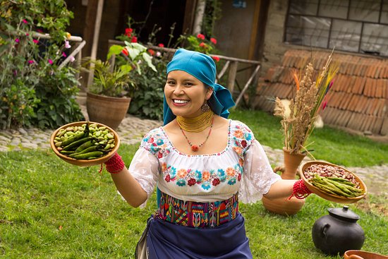 Kawsaymi - Claudia nous ouvre les portes de sa communauté pour une rencontre culturelle et gastronomique authentique.