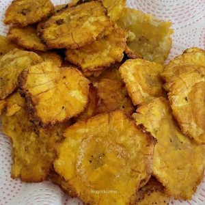 Patacones, banane plantain verte, Équateur