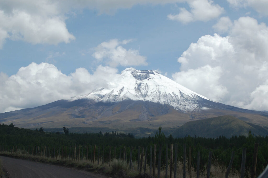 Vue du Cotopaxi de la route