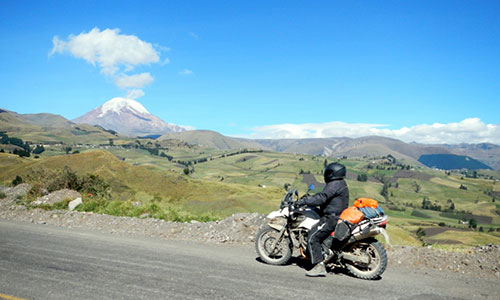 Voyage moto à travers l'Équateur