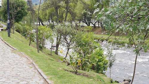 Cuenca et sa rivière Tomepamba