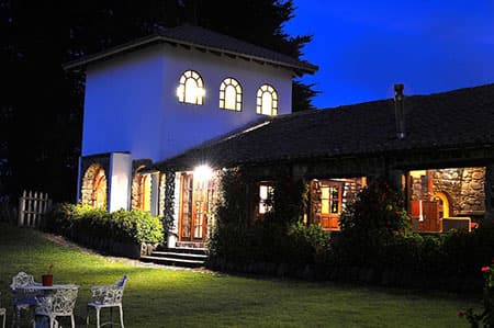 Hôtel Hacienda Santa Ana, Parc Cotopaxi, Equateur, vue extérieure nocturne