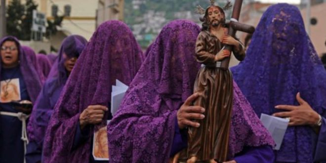 Procession de Jesus du Grand Pouvoir, Vendredi Saint, Équateur (crédit photo: El Universo)